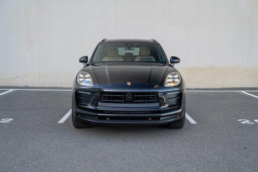 2026 Porsche Macan AWD