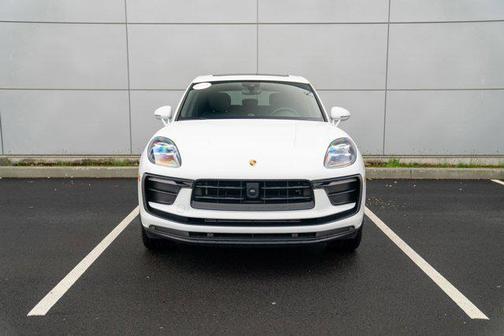 2025 Porsche Macan AWD