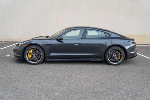 2022 Porsche Taycan Turbo