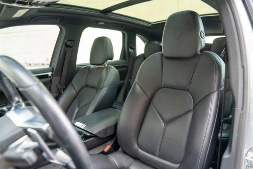 2017 Porsche Cayenne Platinum Edition