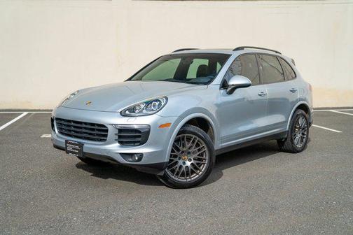 2017 Porsche Cayenne Platinum Edition