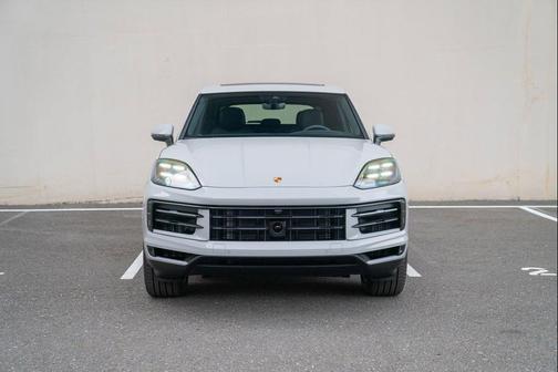 Chalk 2026 Porsche Cayenne Cayenne