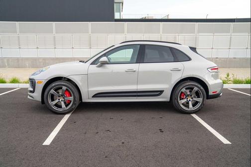 Chalk 2026 Porsche Macan Macan