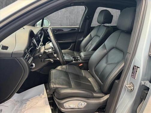 2021 Porsche Macan Base