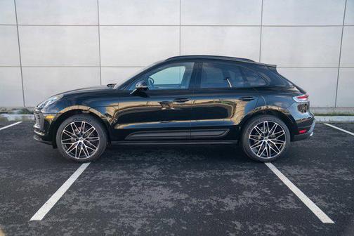 2026 Porsche Macan AWD