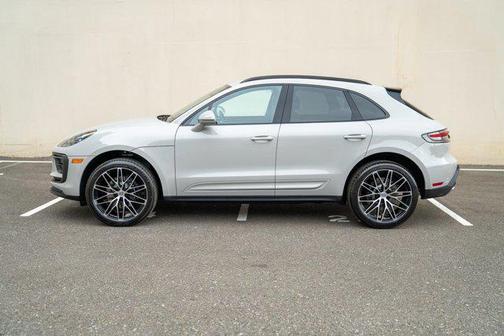2025 Porsche Macan AWD