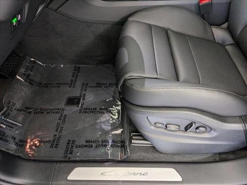 2024 Porsche Cayenne AWD