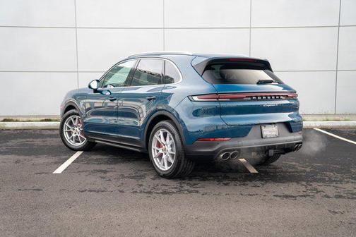 2024 Porsche Cayenne S