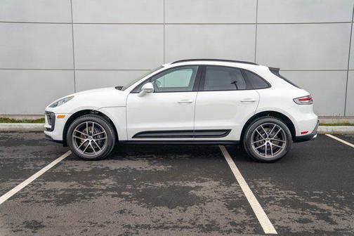2026 Porsche Macan AWD