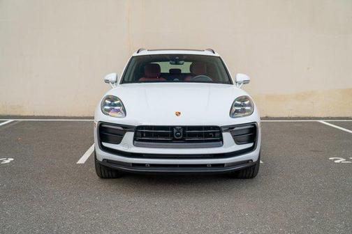 2026 Porsche Macan AWD