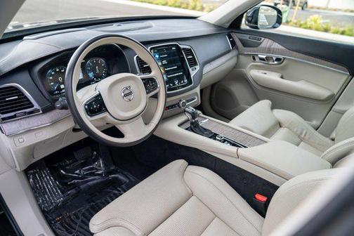 2021 Volvo XC90 T6 Inscription