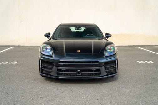 2025 Porsche Panamera 4
