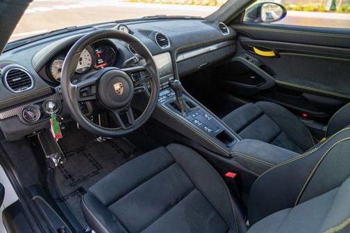 2024 Porsche 718 Cayman GT4 RS