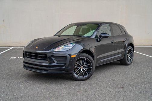 2022 Porsche Macan AWD