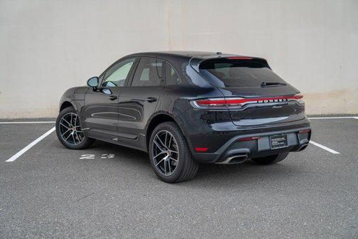 2022 Porsche Macan AWD