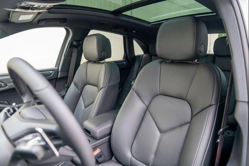 Dolomite Silver Metallic 2026 Porsche Macan T