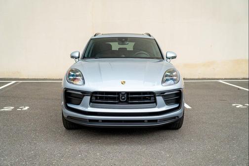 Dolomite Silver Metallic 2026 Porsche Macan T