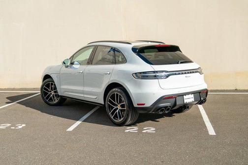 2025 Porsche Macan AWD