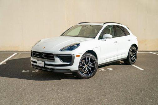 2025 Porsche Macan AWD