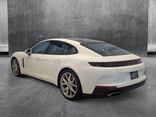 2024 Porsche Panamera 4