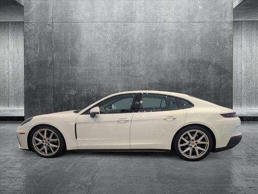 2024 Porsche Panamera 4