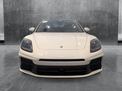 2024 Porsche Panamera 4