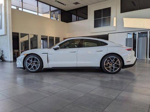 2025 Porsche Taycan RWD