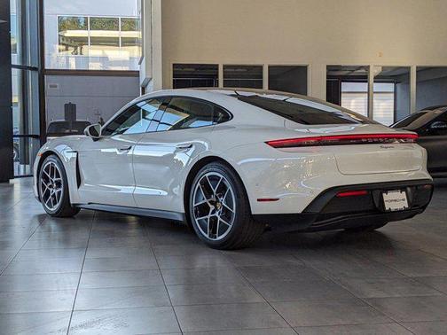 2025 Porsche Taycan RWD