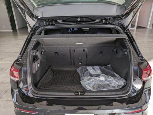 Deep Black Pearl 2022 Volkswagen Golf R 2.0T Manual