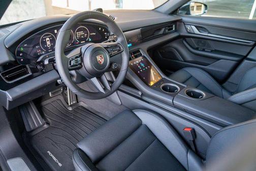 2025 Porsche Taycan 4