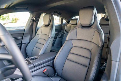 2025 Porsche Taycan 4