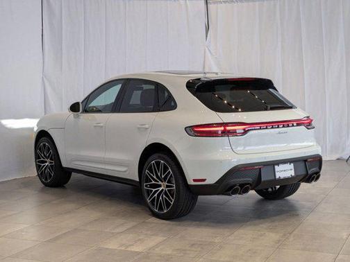 2025 Porsche Macan Base