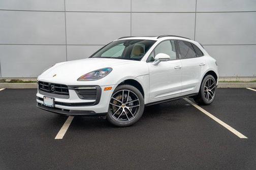 2025 Porsche Macan AWD