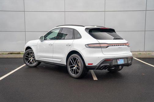 2025 Porsche Macan AWD