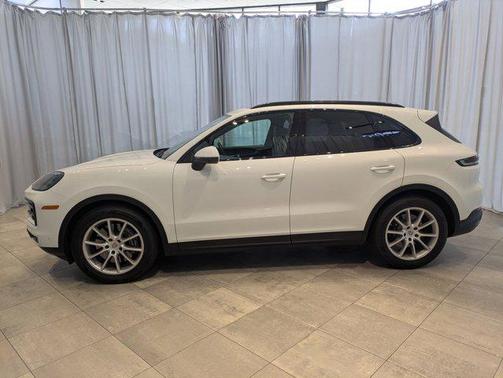 2024 Porsche Cayenne AWD