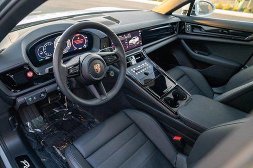 2025 Porsche Panamera 4