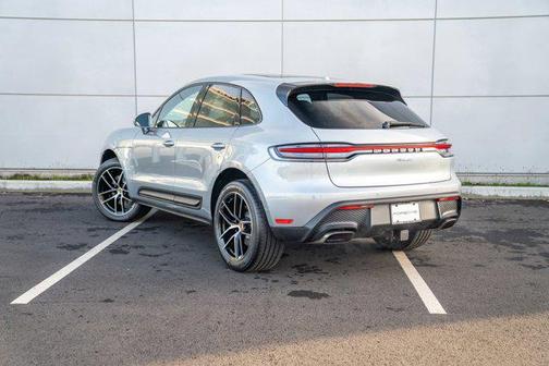 2026 Porsche Macan AWD