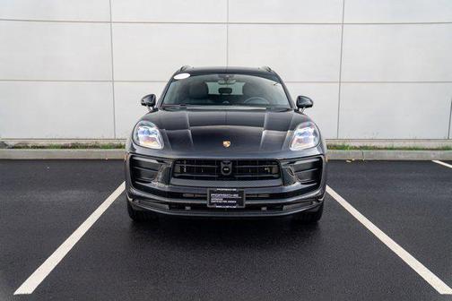 2025 Porsche Macan AWD