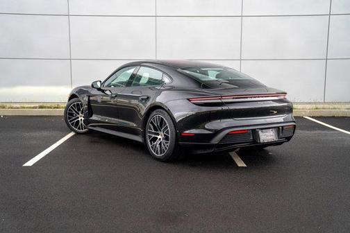 2025 Porsche Taycan 4