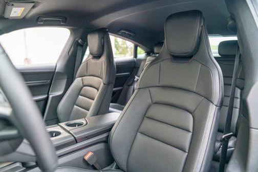 2025 Porsche Taycan 4