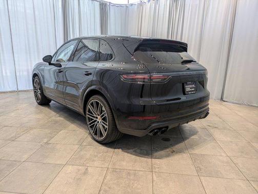2023 Porsche Cayenne Turbo