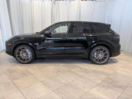 2023 Porsche Cayenne Turbo