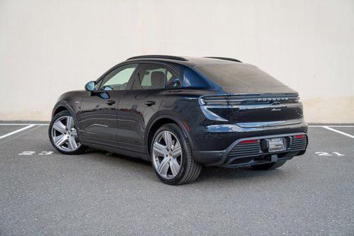 2025 Porsche Macan Electric