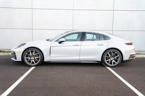 2026 Porsche Panamera RWD