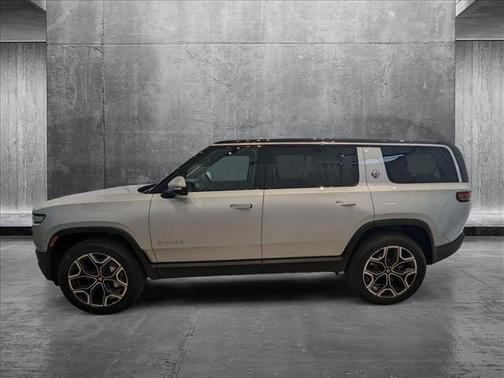 2025 Rivian R1S Adventure