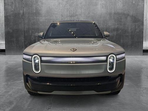 2025 Rivian R1S Adventure
