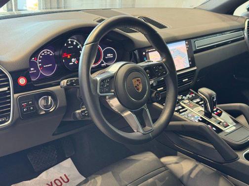 2023 Porsche Cayenne Platinum Edition