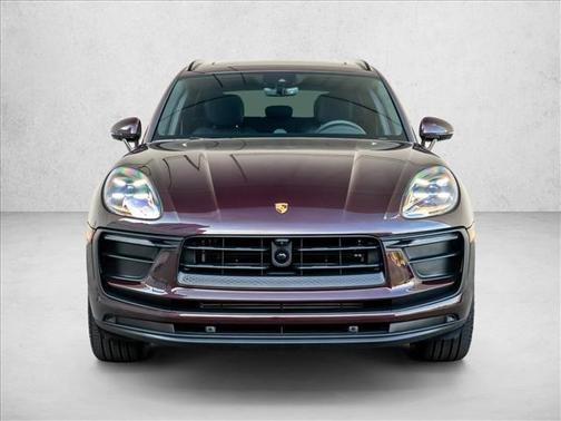 Copper Ruby Metallic 2025 Porsche Macan Macan