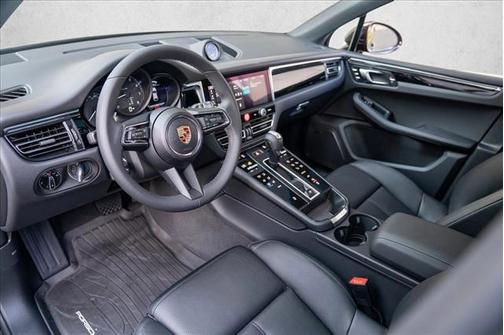 Copper Ruby Metallic 2025 Porsche Macan Macan