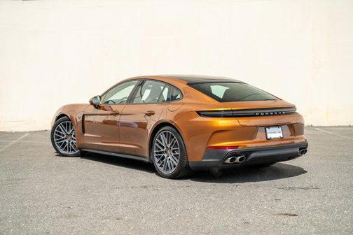 2025 Porsche Panamera 4